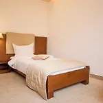Hotel Yesterday 3*